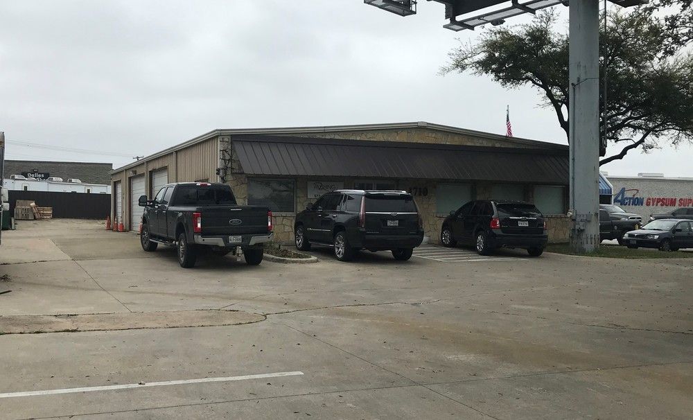 Industrial For Sale: 1710 N Interstate 35E, Carrollton, TX 75006